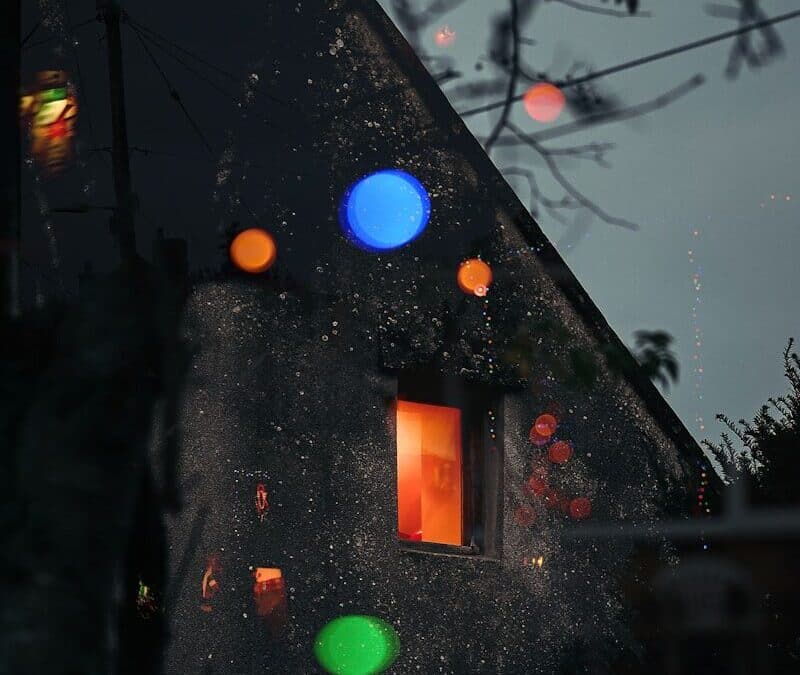 How to Install The Best Outdoor Christmas Lights with Permanent Mounts